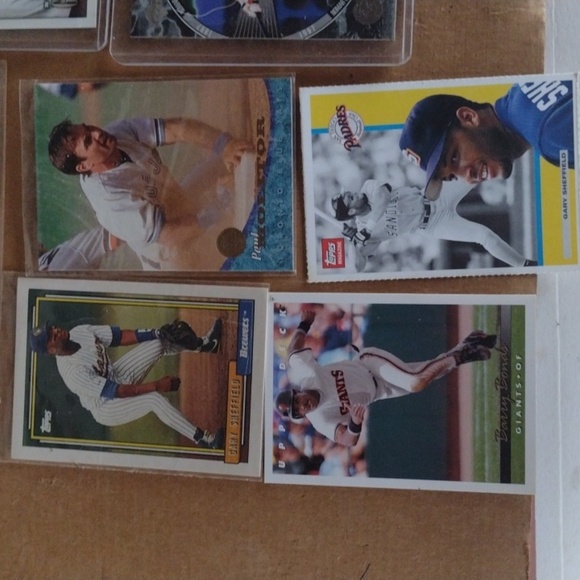 Assorted Baseball Trading Cards Collection - Picture 4 of 5